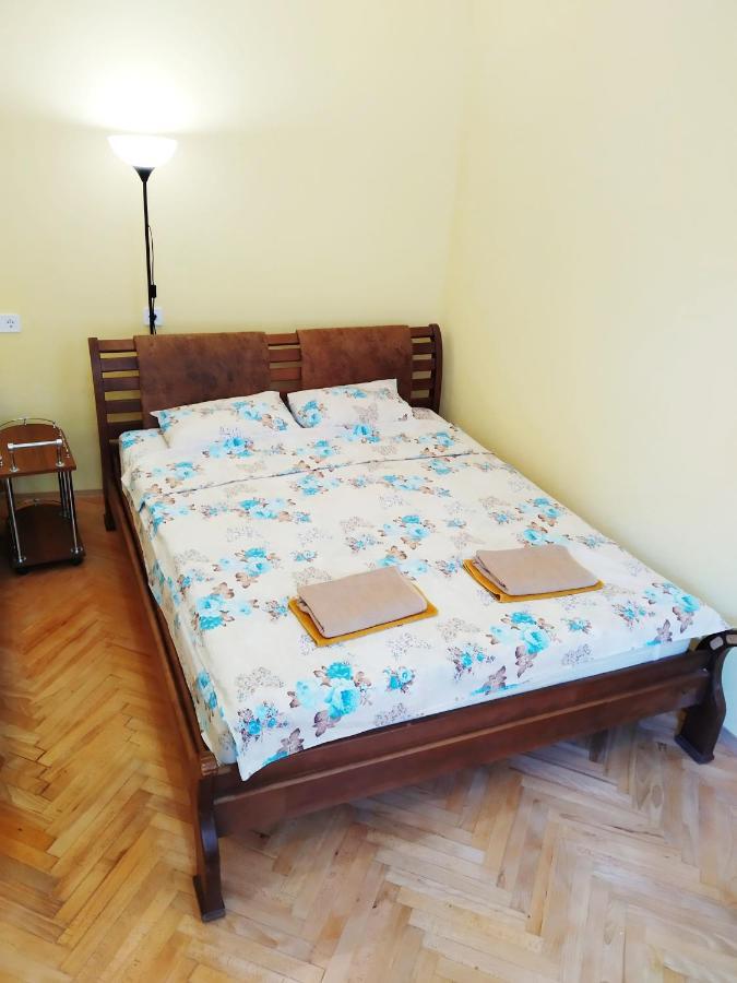 Lviv Appartment On Yaroslava Mudrogo 14 Ngoại thất bức ảnh