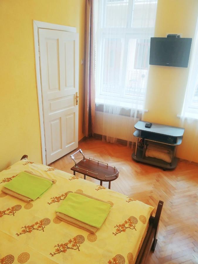 Lviv Appartment On Yaroslava Mudrogo 14 Ngoại thất bức ảnh